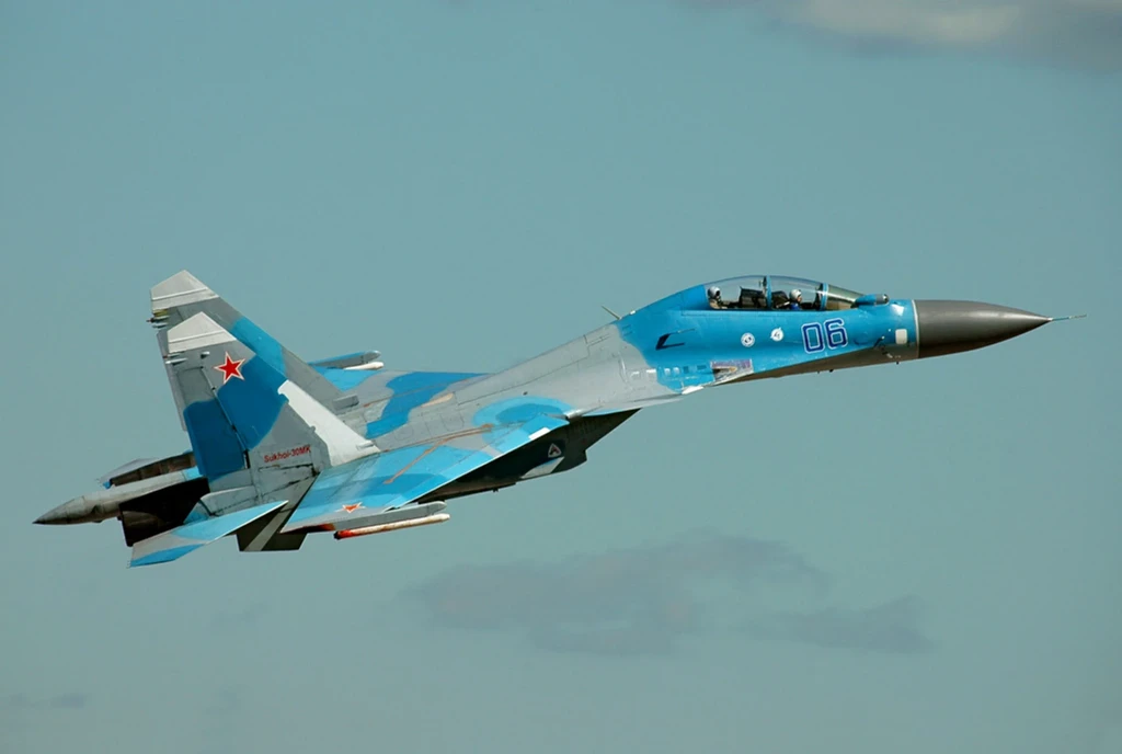 Російський літак Су-30, який можуть заправляти іноземним паливом